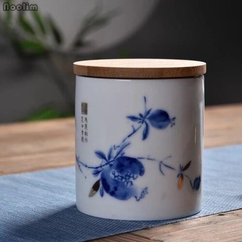 NOOLIM Ceramic Spice Jar Sealed Storage Tank Blue and White Porcelain Hand Painted Drama Face Tea Caddy With Bamboo Lid