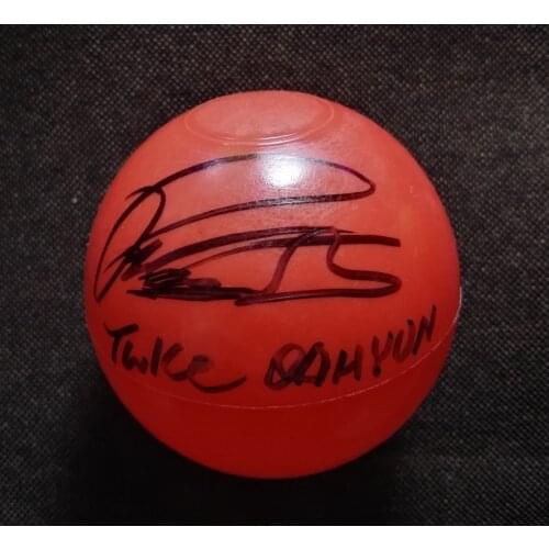 Hand signed TWICE Kim DaHyun autographed concert ball K-POP 122018