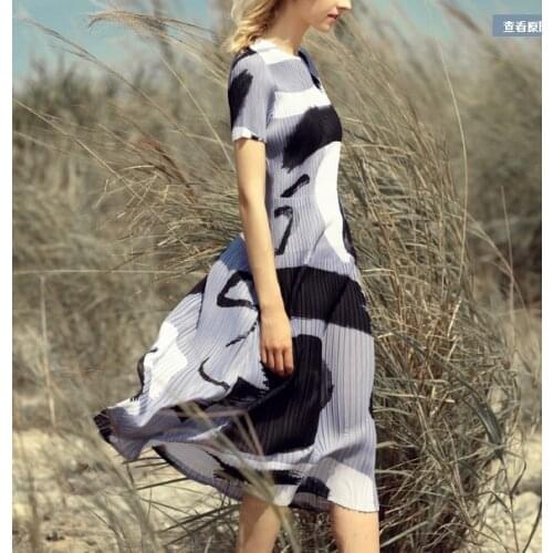 HOT SELLING Miyake Fashion geometry print fold miyake dress with short sleeve A-line dress IN STOCK
