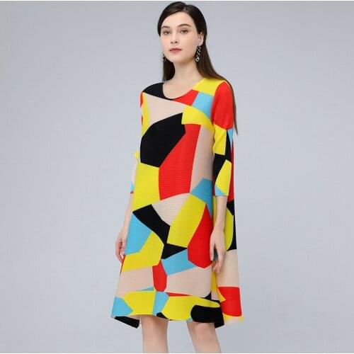 Fashion shape printing dress 2021 summer mid-length skirts miyake pleated loose thin large size basic folda woman clothings