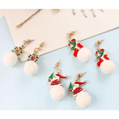 Romantic Christmas Earrings Mistletoe Christmas Elk Tree Sock Plush Ball Rhinestone Snowflake Fresh Eardrop Winter Alloy Jewelry