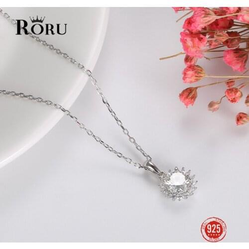 100% 925 Sterling Silver Necklace Women Luxury Sun Flower Moissanite Necklace Silver Wedding Pendant Necklace Jewelry Gift