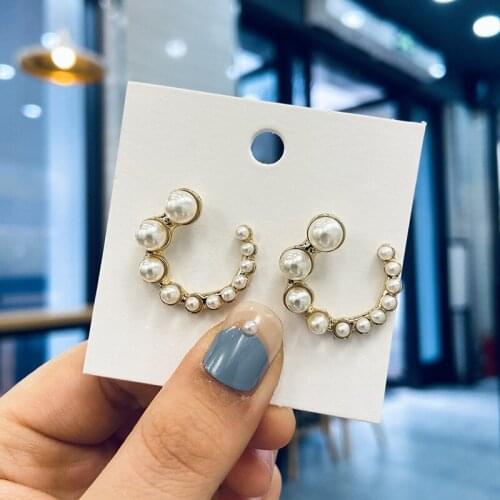 Baroque Simple Design C Shape Pearl Earring 2021 Korean Fashion Lady Gold Plated Pearl Earring Wedding Party Jewelry for Women