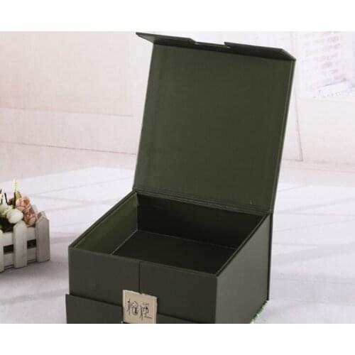 Handmade luxury gold foil stamped wedding dress packaging box custom cheap cardboard gift box ---XP0117