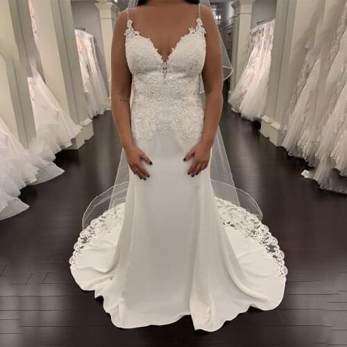 Crisscross Spaghetti Straps Lace with Crystals Mermaid White Wedding Dress Reals Button Down Bridal Dresses