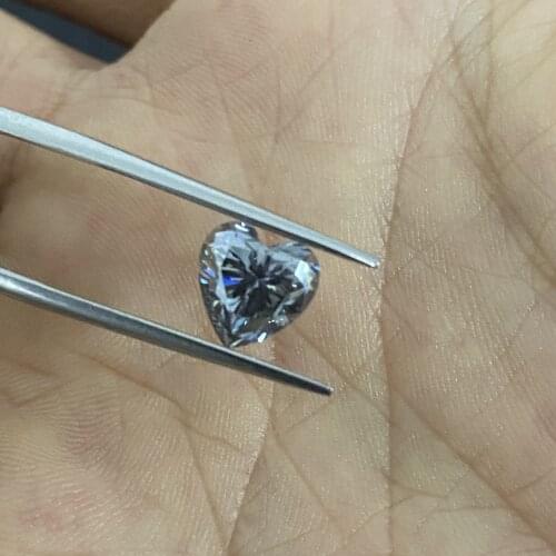 Meisidian GRA Heart Shape Gray Moissanite Diamond 5x5mm To 10x10mm VVS1 Synthetic Grey Stone