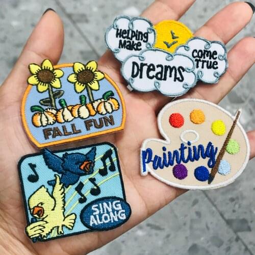 1Pcs Sunflowers Bird Embroidery Sew On Patches Sewn Applique Badge Craft Embroidered DIY For Clothes Trousers Clothing Sticker