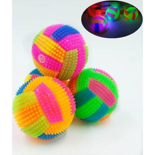 Pet Products Elastic Flash Light Squeaky Spike Ball Pet Dog Cat Molar Plastic Entertained Toy