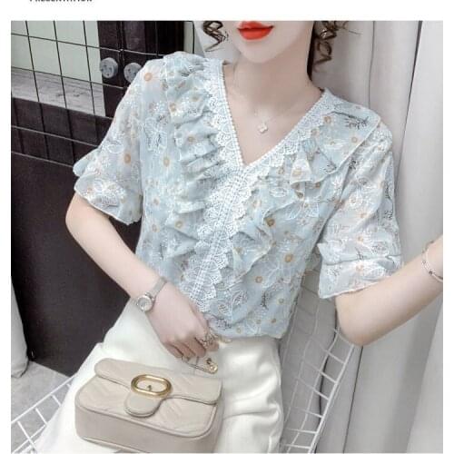 2021 summer new style French retro floral embroidery chiffon blouse lace V-neck lace stitching puff sleeve women