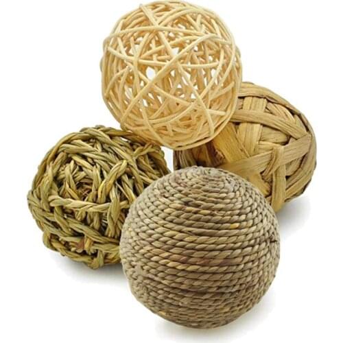 4PCS/Set Bird Toy Parrot Pecking Rattan Ball Chewing Play Ball Rabbit Natural Grass Ball Pet Chew Rattan Balls for Small Animal