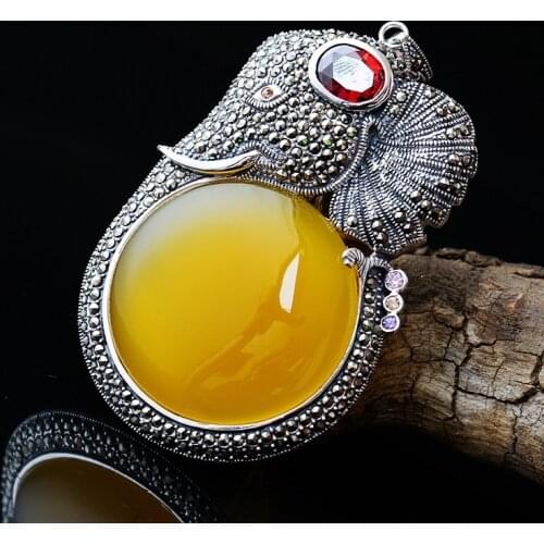 S925 Sterling Silver Pendant Retro Thai Silver Elephant Sweater Chain Pendant Natural Chalcedony Fashion Men And Women Pendant
