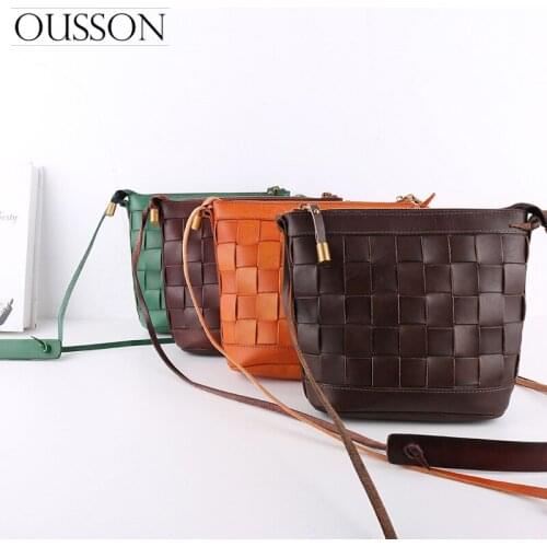 2021 High Quality Women Fashion Leisure Large Capacity Shoulder Bag Ladies Soft Leather Commuter Weave Bucket Bag