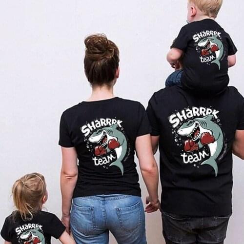 Family Matching Outfits Look Shark T-shirt Summer Mother Daughter Father Son Boys Girls Tops Daddy Mommy and Me Clothes