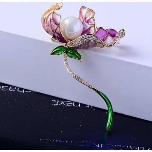 Beautiful Lotus Brooches for Women Flower Enamel Pins Fashion Bouquet Clothes Brooch Wedding Jewelry Vintage Broches Xmas Gift