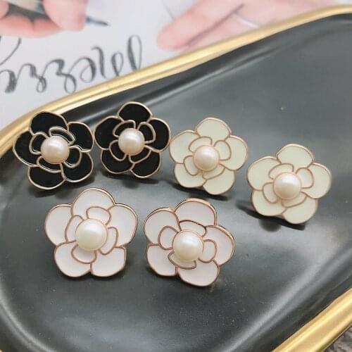 Elegant Natural Pearl Stud Earrings Enamel Copper Material Polished Jewelry For Women Brincos