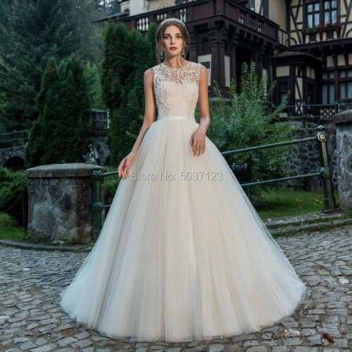 Sleeveless Ball Gown Tulle Wedding Dresses O Neck Lace Appliques Bridal Gown Sweep Train Button Vestido De Noiva Custom Made