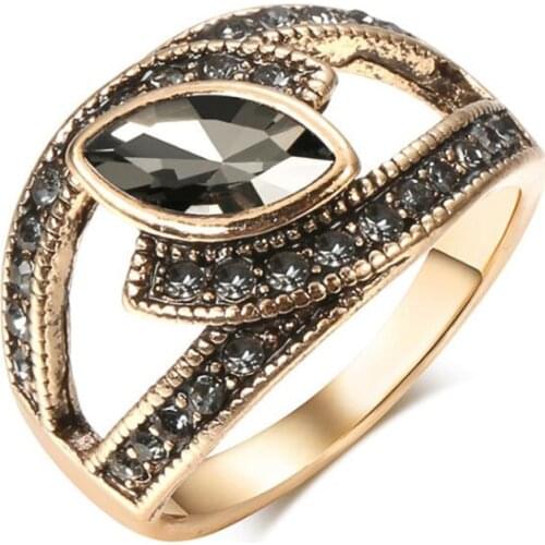 Vintage Gold Geometric Irregularity Ring Classic Womens Crystal Ring Elegant Female Jewelry Gifts