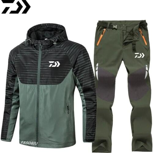 Daiwa Waterproof Fishing Suits Mens Autumn Winter Fishing Clothes Breathable Hooded Fishing Jackets Outdoor Windproof Clothing