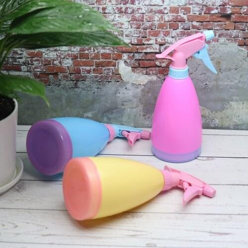 1Pcs Hand Pressing Type Sprinkling Can Sprinkling Can Landscape Plastic Watering Can Watering Can Small Sprinkling Can Sprayer