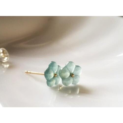 Unique and intentional natural ice seed chalcedony flower short earrings light luxury compact charm ladies silver jewelry