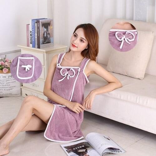 Warm Coral Fleece Bathrobes with Pockets Soft Absorbable Bath Towel Thickened Dressing Gown Home Clothes