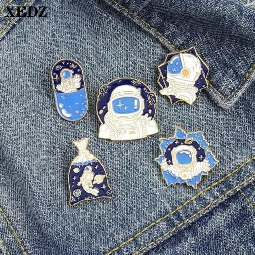 XEDZ Astronaut Enamel Brooch Spaceship Stars Moon Roaming Skyline Water Bag Alien Cartoon Badge Fashion Punk Lapel Pin Jewelry
