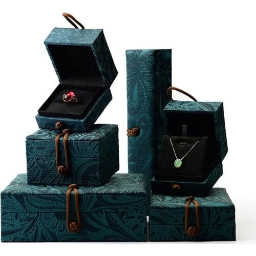 Oirlv Green Silk Jewelry Case with Pattern Suede Insert Ring Bracelet Necklace Gift Packaging Box Jewelry Storage Organizer