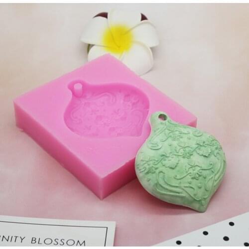 Incense gypsum aromatherapy mold Incense wax brand mold car hanging decorative silica gel model retro lace listing P618
