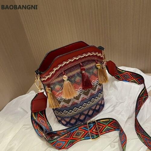 Fashion womens bag new Korean fashion National Style Single Shoulder Messenger Bag tassel woven bucket bag womens bag