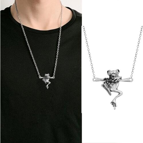 Vintage Animal Necklace 3D Realistic Baby Frog on A Branch Unique Chain Necklaces & Pendants Gift for Women Girls Jewelry Gift