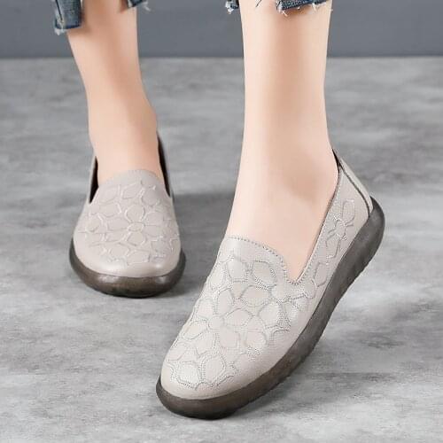 Women Shoes Flats Leather Sneakers Women 2020 Comfortable Fashion Loafers Female Casual Walking Footwear Large Size Shoes Women