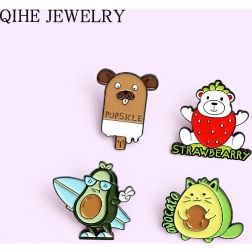 Novel Enamel Pins Strawberry Avocado Dog Dear Cartoon Brooches for Women Plant Animal Badge Lapel Pin Jewelry Gift Wholesale