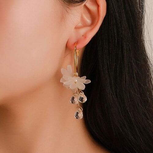 New Trendy Sweet Fresh Plant Flower Earrings Long Chain Shell Crystal Pendant Earrings For Women Jewelry