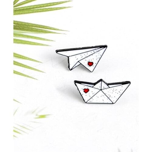 Paper Plane Boat Enamel Pins Custom Love Brooches Lapel Pin Shirt Bag Aircraft Ferry Badge Mini Jewelry Gift For Kids Friends