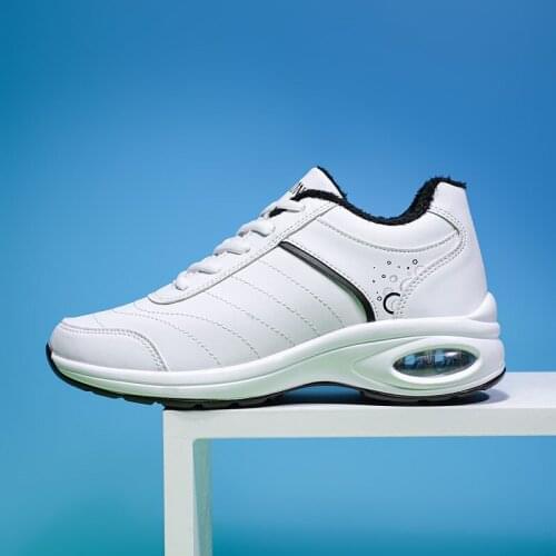 Winter Leather Sneakers Women Casual Shoes Warm Fur Boots Anti-Slip Ladies Outdoor Cushioning Footwear Big Size Vulcanized Shoes