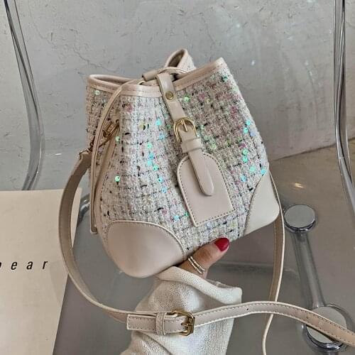 HISUELY Elegant Black Messenger Bag Women Bucket Shoulder Bag Wool Lady Handbag Luxury Designer Sequins Crossbody Bag BG1047