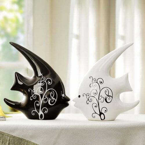 Exquisite Interesting Chinese Modern Porcelain Black and White Double Cute Fish Decoration Statues