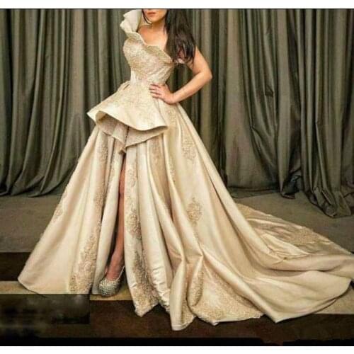 Champagne One Shoulder Evening Dresses Ruffles Peplum Lace Appliques robe de soiree Front Slit Prom Dress Satin Plus Size