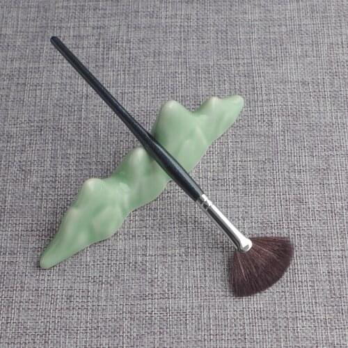 A08 Professional Handmade Make Up Brush Fan Shape Small Highlighter Eye Shadow Brush Soft Saikoho Goat Hair Makeup Brushes