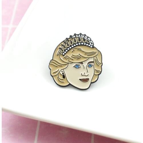 Classical Empress Queen Brooch Pins An Crown Badge Jewelry Female Coat Party Full Dress Retro Pendenties Accessories Gift