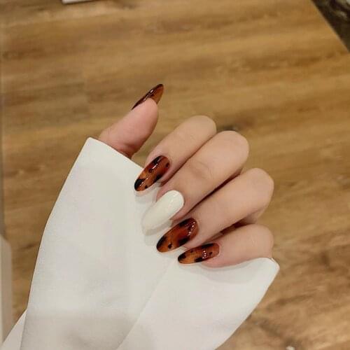 24Pcs False Nail White Brown Leopard Print Design Mid Length Paragraph Removable Nail Art Accessories Fashion Manicure Stickers