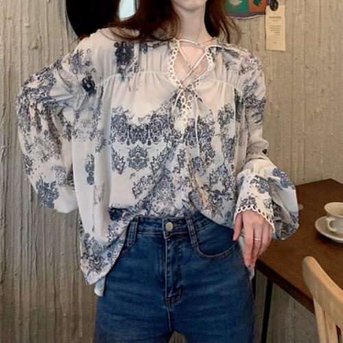 Fashion Shirt Women Autumn New Floral Retro Blouse Long Sleeve Blouses Women Casual Lady Loose Tops Printed Lace Shirt 16101