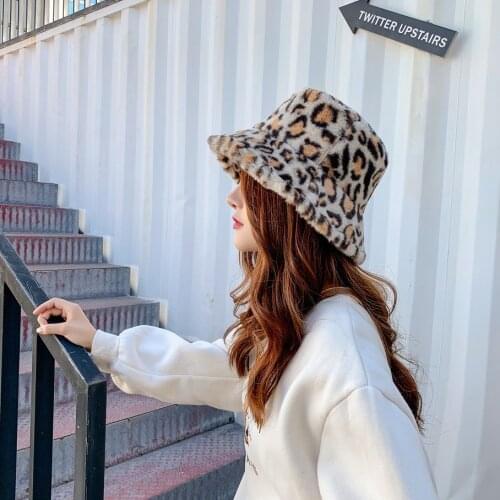Fashion Winter Leopard Faux Fur Bucket Hats Warm Panama Black White Fisherman Hats Bob Outdoor Sunscreen Sun Hat Panama Lady Cap
