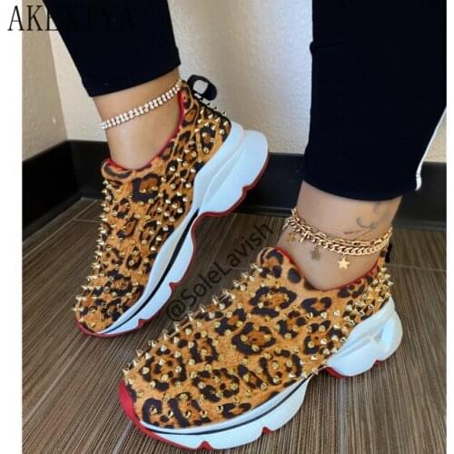 2020 new style rivet casual shoes large size 35-42 sets of flat and thick bottom sports womens shoes