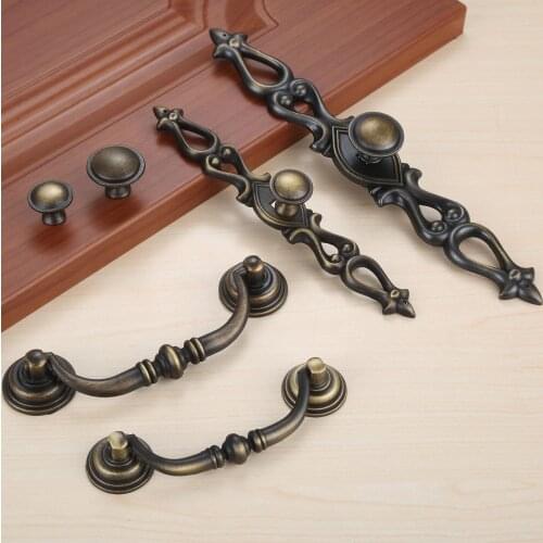 Vintage Door Handles European Antique Furniture Handles Wardrobe Drawer Pulls Zinc Alloy Kitchen Cabinet Knobs and Handles