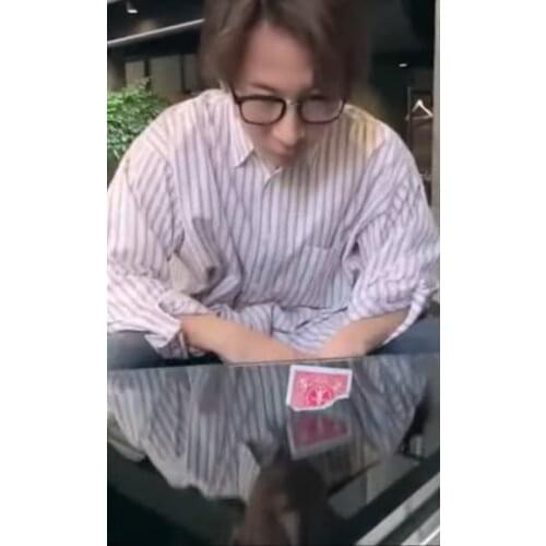 Incredible Balance by Lu Chen Card Magic Tricks Illusions Close up Magic Props Gimmick Street Magic Easy To Do Mentalism