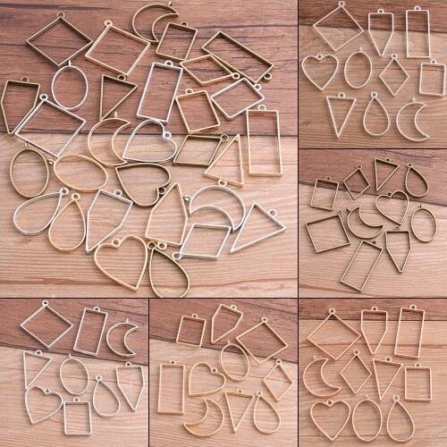 10Pcs/30Pcs 7 Color Assorted Geometric Hollow Pressed Flower Frame Pendant Resin Jewelry Making Bezel Mold