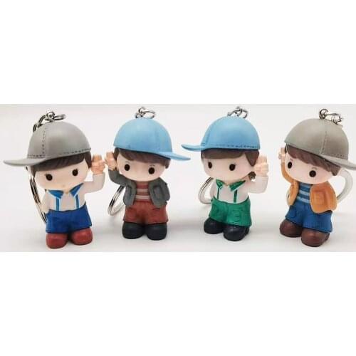 Cartoon anime kid keychain student handsome baseball cap kid key ring pendant