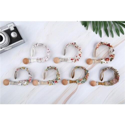 Hot Sale Personalised Baby Cotton Linen Pacifier Chain Beech Wood Clip Infant Teething Toys Holder For Nipples Baby Teether