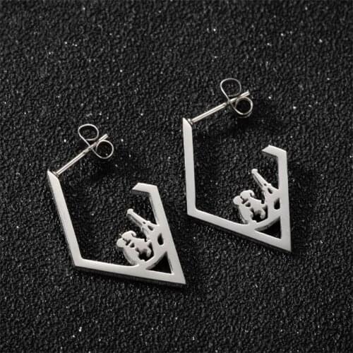 New Boy Girl Stud Earrings Simple Couple kiss Earrings Fashion Eiffel Tower Jewelry For Women Stainless Steel Figure Accessories